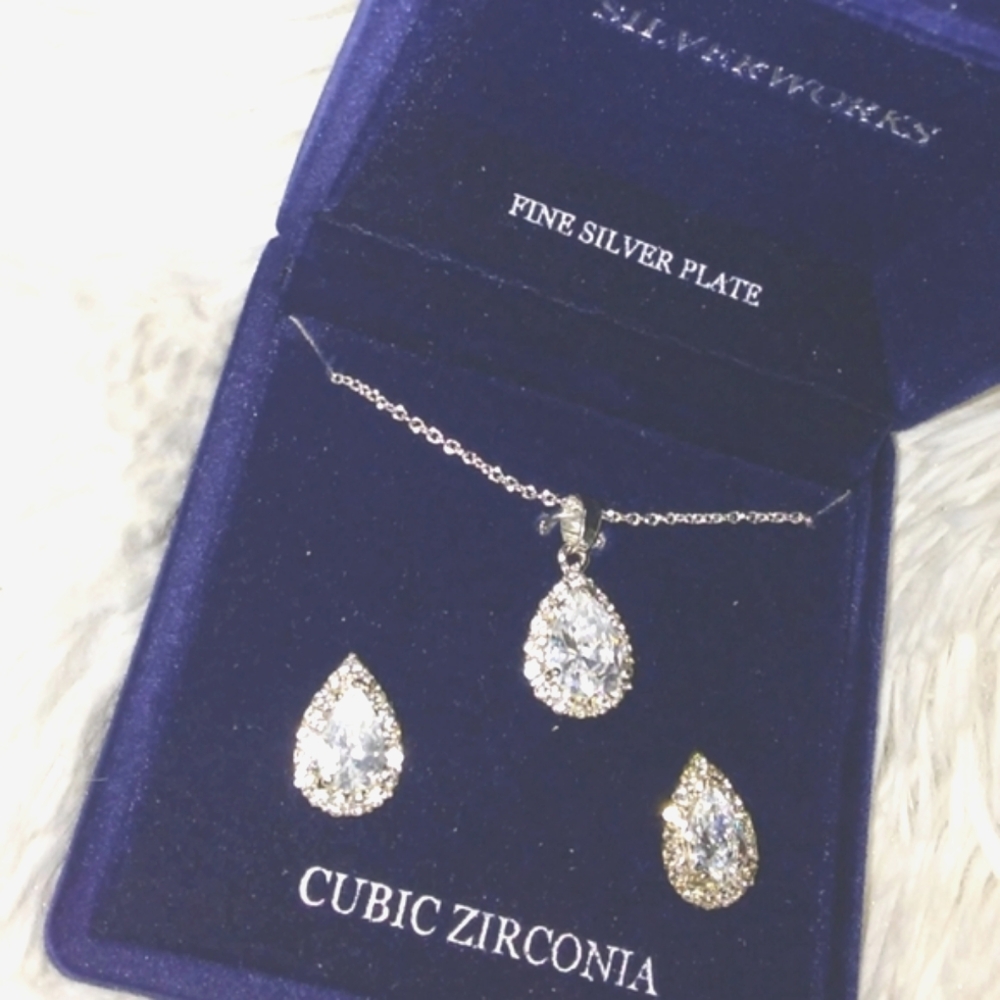 Silverworks Necklace & Tear Drop Earrings